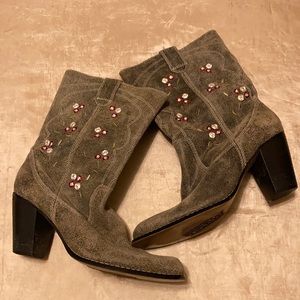 Seychelles Floral Embroidered Western Boots